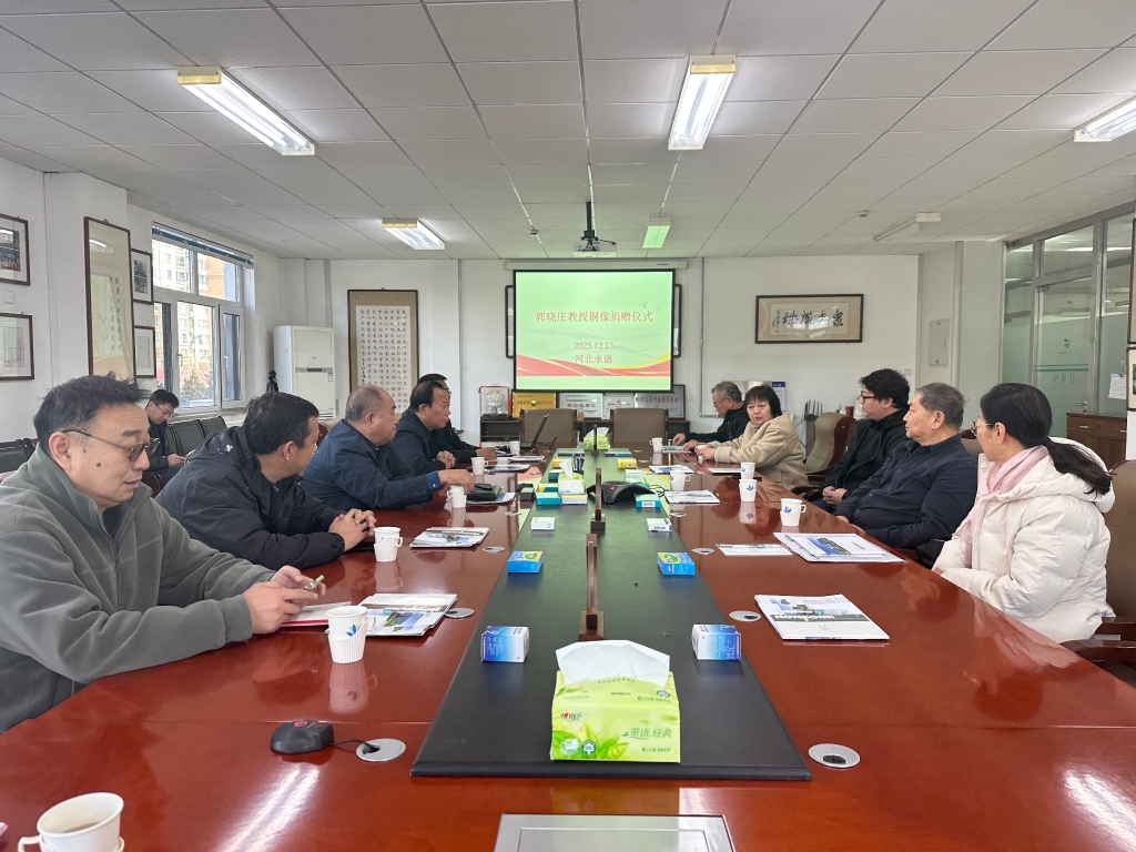 一尊铜像，永续深情 ——腰痛宁胶囊研发人郭晓庄铜像捐赠仪式在j9国际集团药业举行